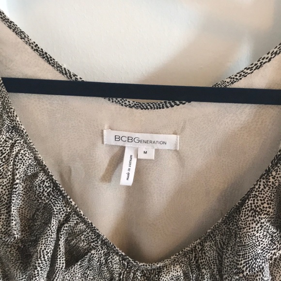 Beige and black polka dotted BCBG dress - Picture 2 of 4